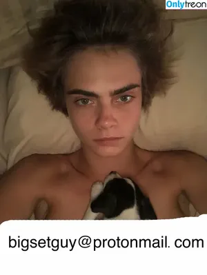 Cara Delevingne / caradelevingne nude photo #0757