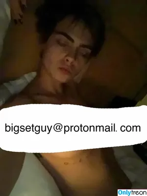 Cara Delevingne / caradelevingne nude photo #0758