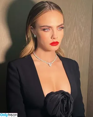 Cara Delevingne / caradelevingne nude photo #0827