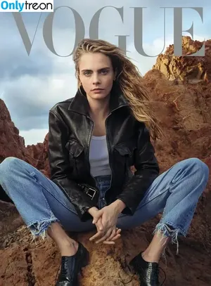 Cara Delevingne / caradelevingne nude photo #0833