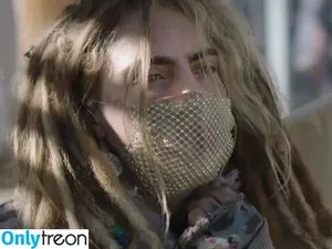Cara Delevingne / caradelevingne nude photo #0847