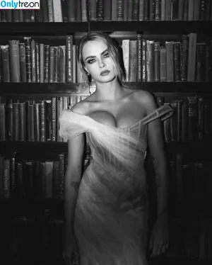 Cara Delevingne / caradelevingne nude photo #0864