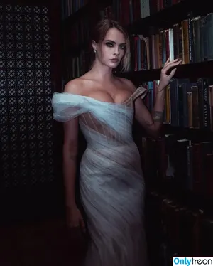 Cara Delevingne / caradelevingne nude photo #0865