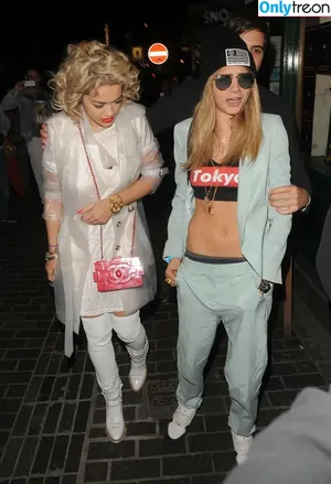 Cara Delevingne / caradelevingne nude photo #0888