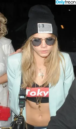 Cara Delevingne / caradelevingne nude photo #0890