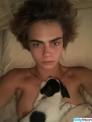 Cara Delevingne / caradelevingne nude photo #0897