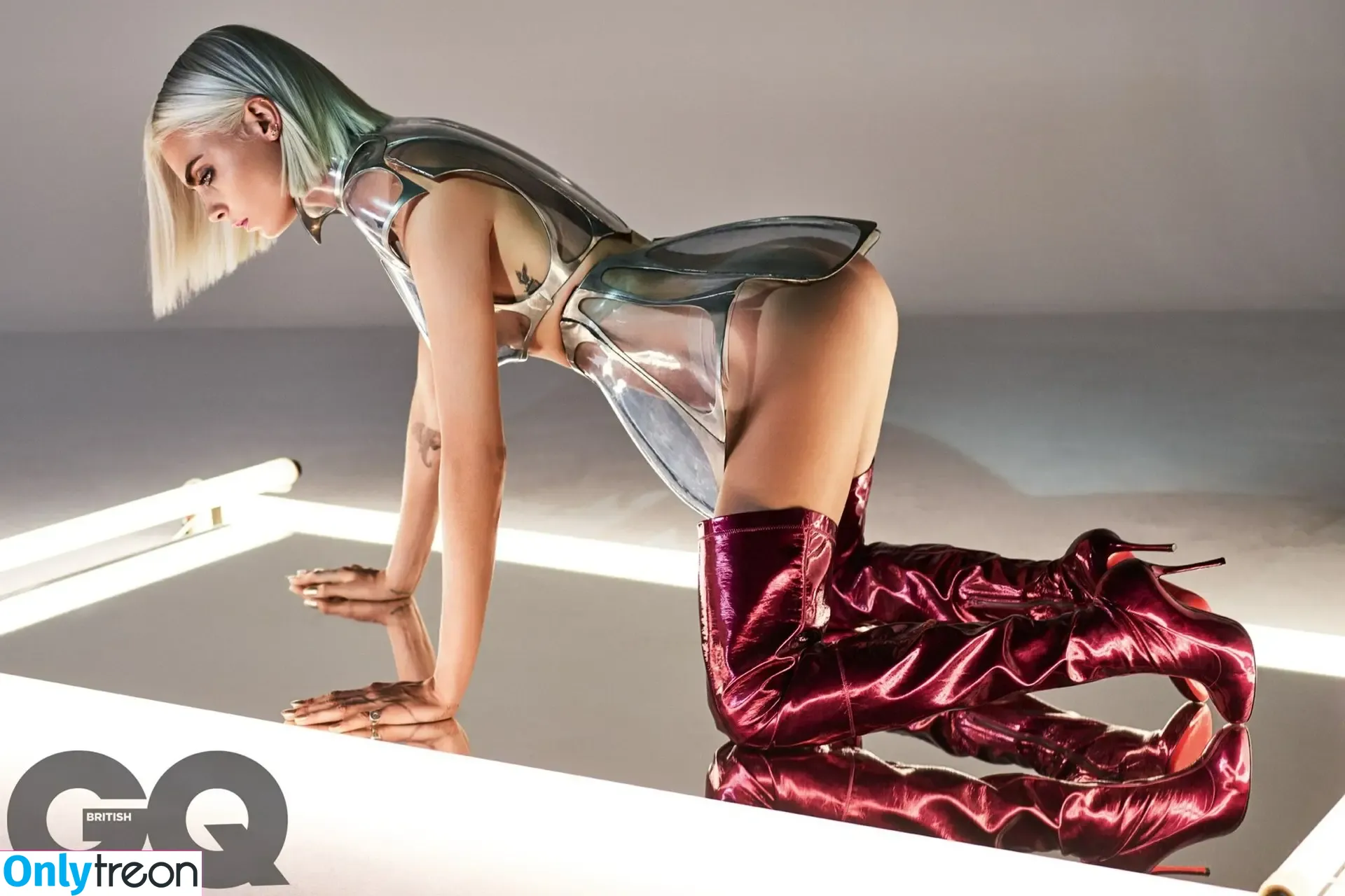 Cara Delevingne nude photo #0036 (caradelevingne)