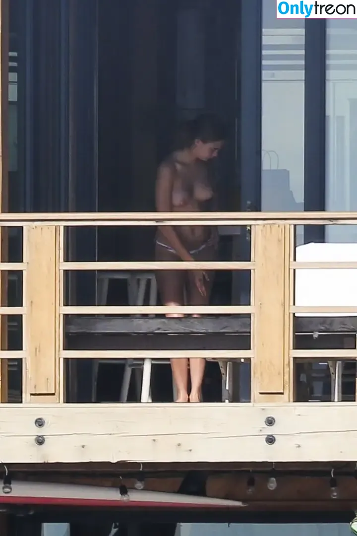 Cara Delevingne nude photo #0041 (caradelevingne)