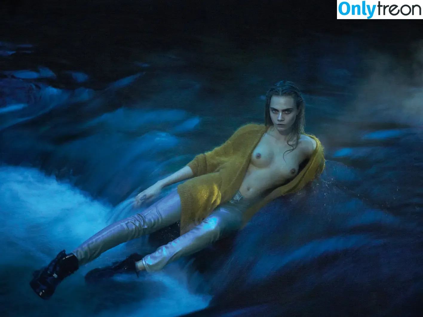 Cara Delevingne nude photo #0043 (caradelevingne)