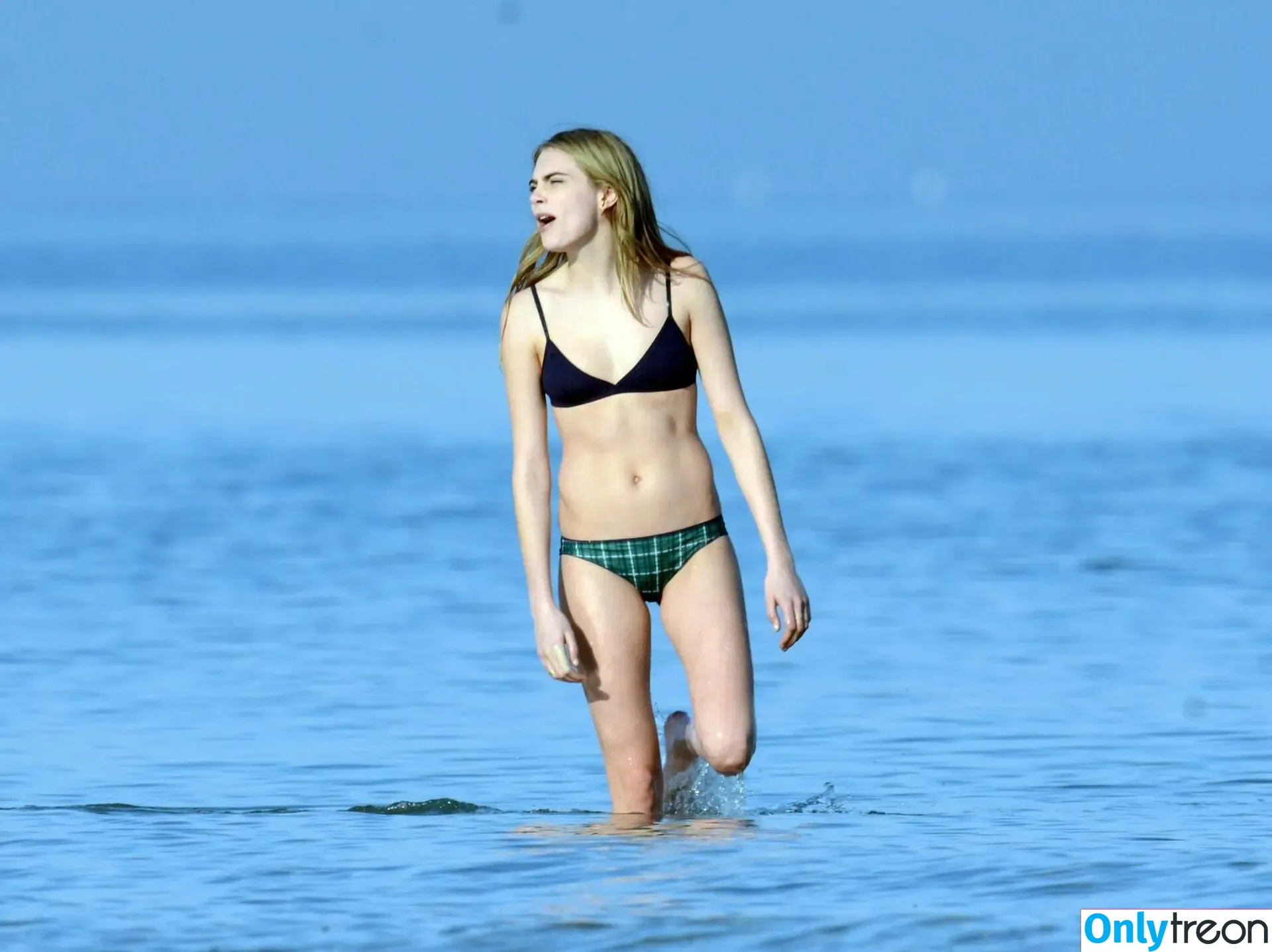 Cara Delevingne nude photo #0092 (caradelevingne)