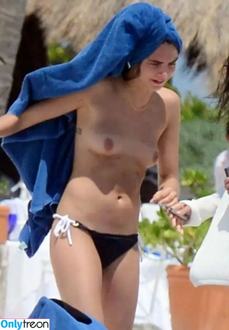 Cara Delevingne nude photo #0112 (caradelevingne)