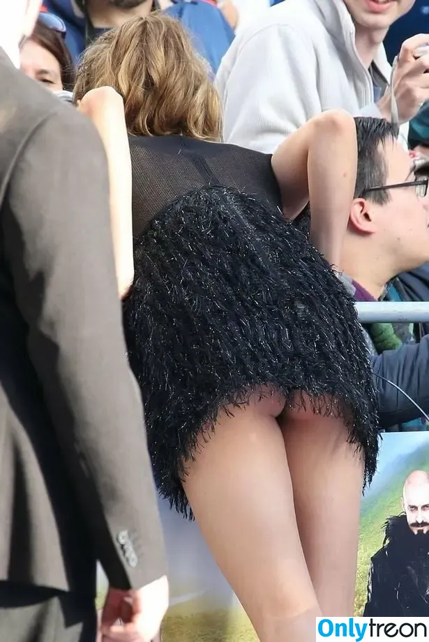 Cara Delevingne nude photo #0136 (caradelevingne)