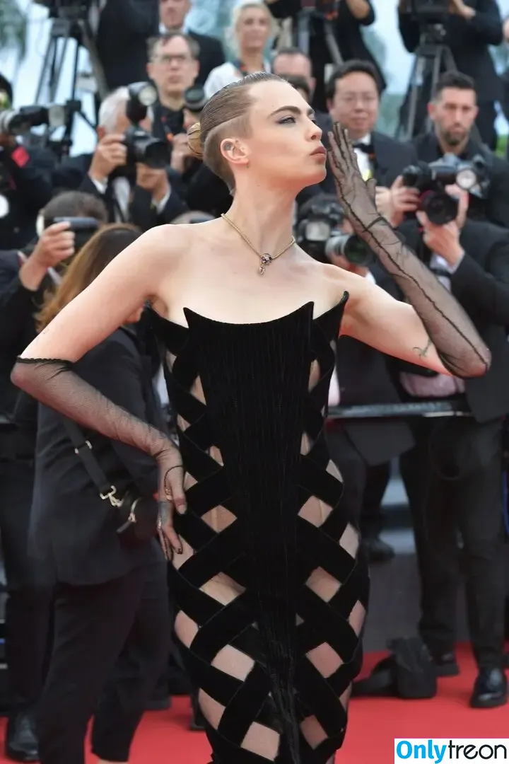 Cara Delevingne nude photo #0277 (caradelevingne)