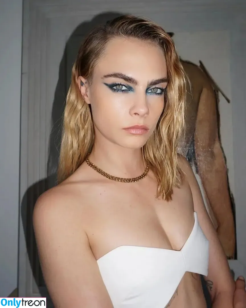Cara Delevingne nude photo #0286 (caradelevingne)