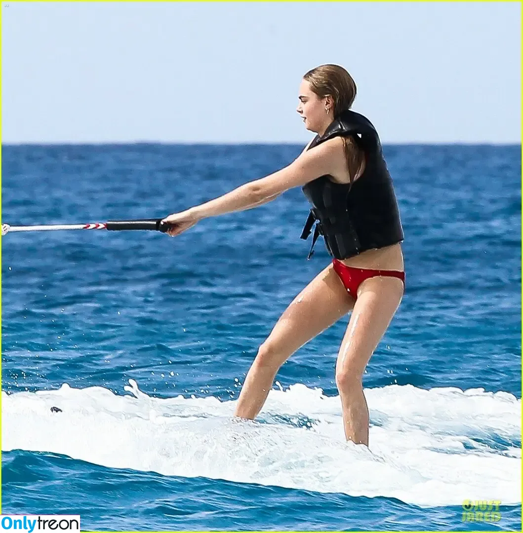 Cara Delevingne nude photo #0352 (caradelevingne)