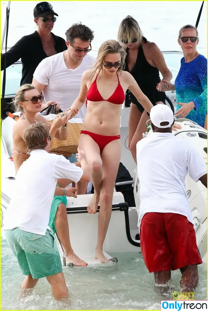Cara Delevingne nude photo #0359 (caradelevingne)