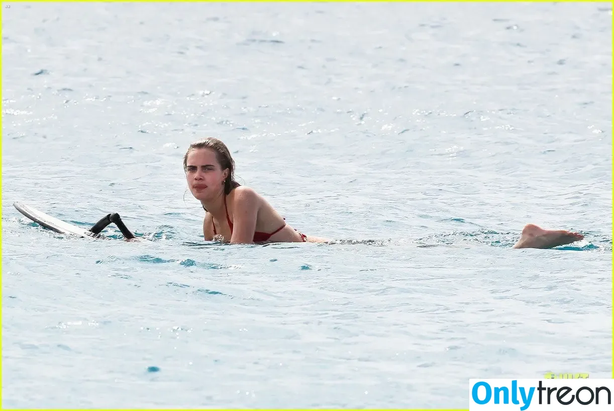 Cara Delevingne nude photo #0365 (caradelevingne)