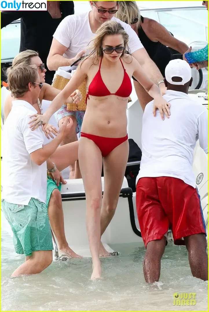 Cara Delevingne nude photo #0369 (caradelevingne)
