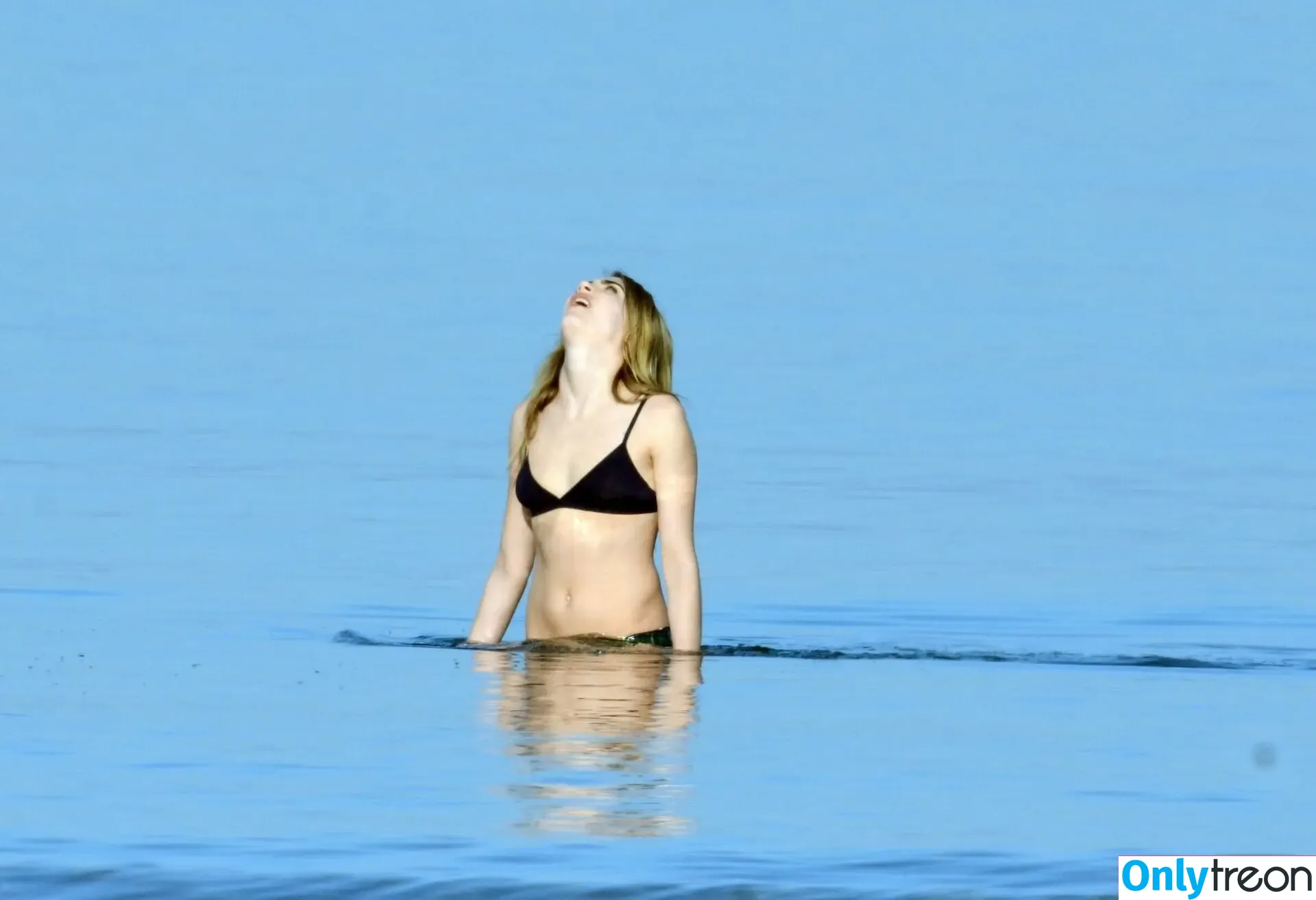 Cara Delevingne nude photo #0398 (caradelevingne)