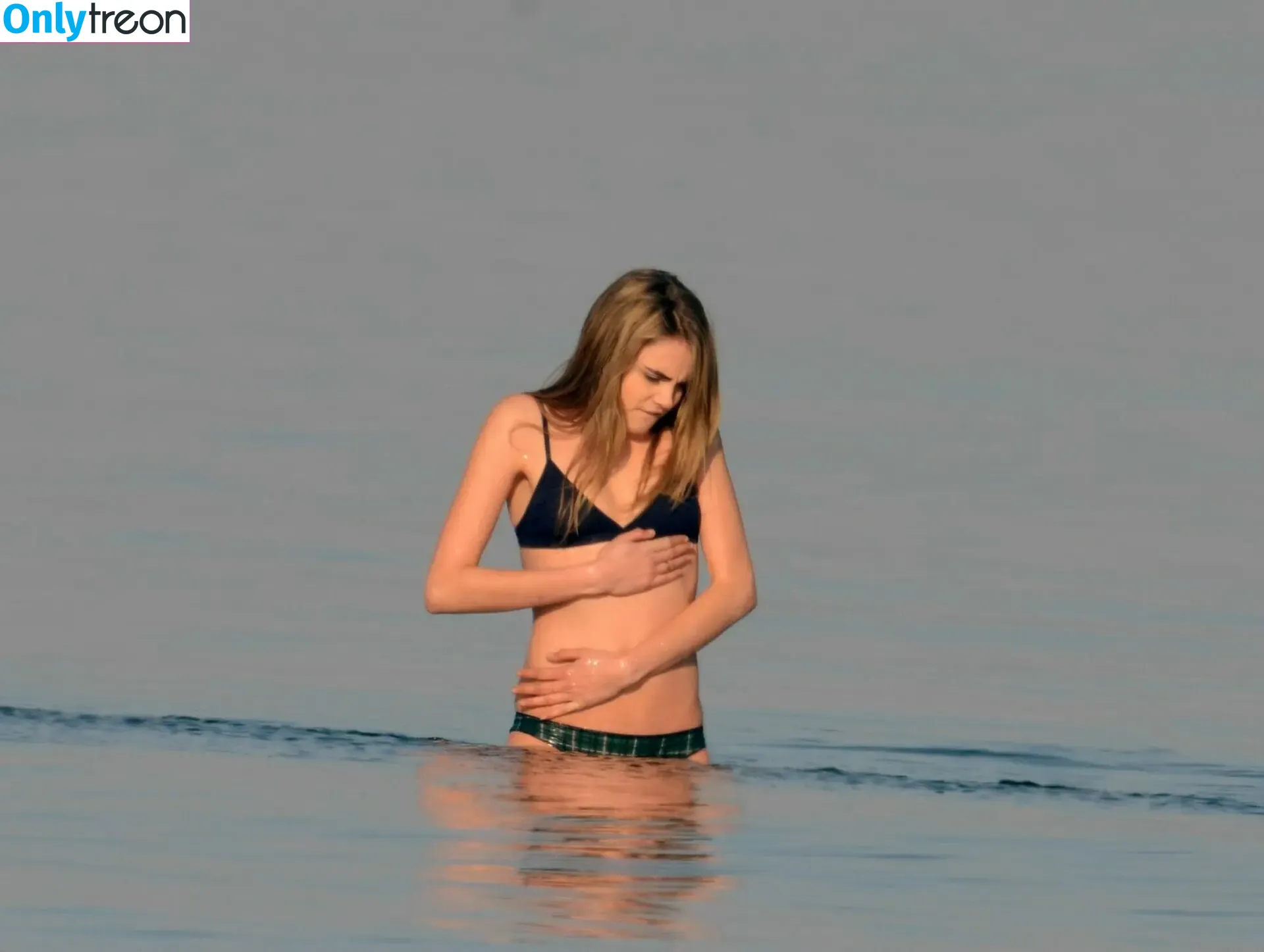 Cara Delevingne nude photo #0402 (caradelevingne)