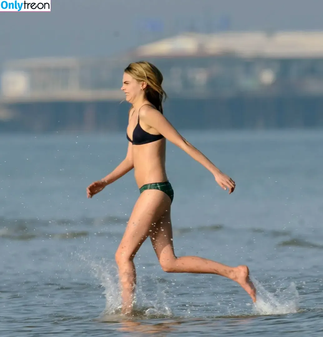 Cara Delevingne nude photo #0409 (caradelevingne)