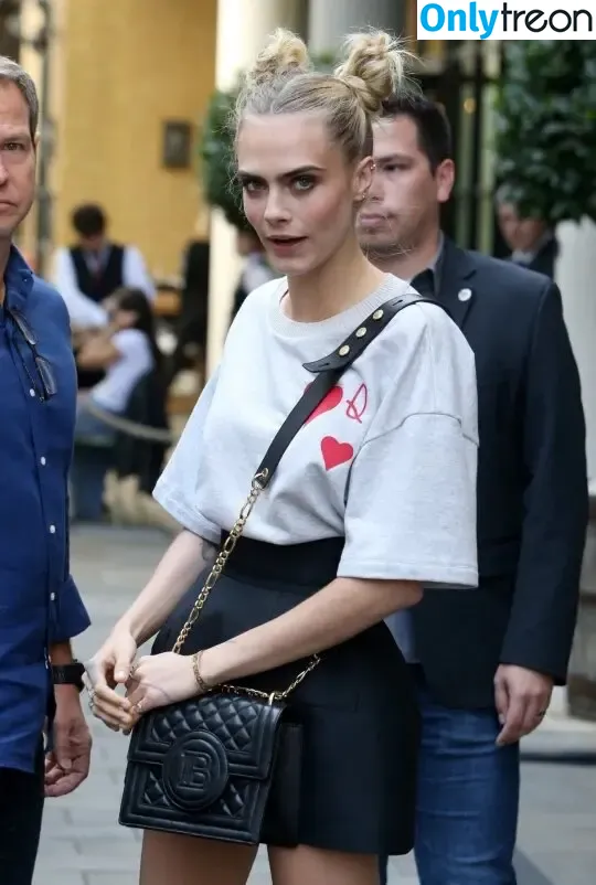 Cara Delevingne nude photo #0459 (caradelevingne)