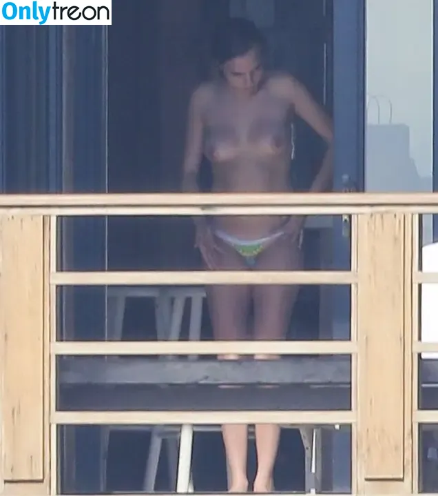Cara Delevingne nude photo #0542 (caradelevingne)