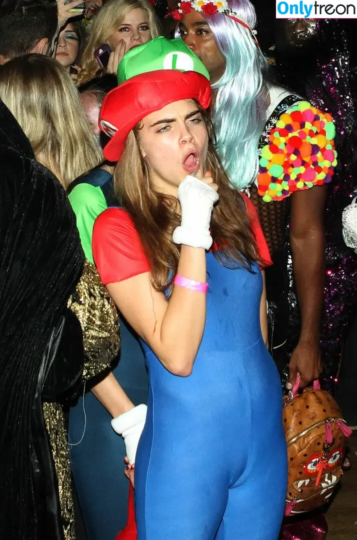 Cara Delevingne nude photo #0549 (caradelevingne)