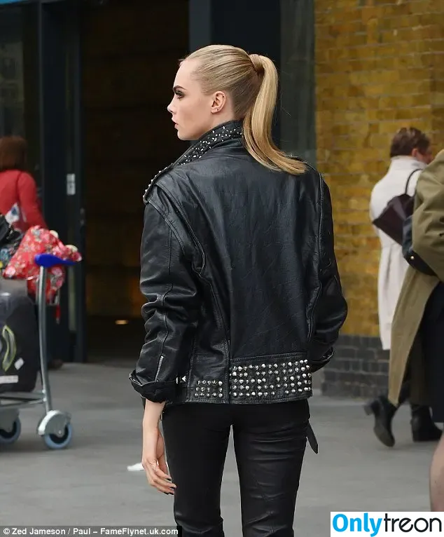 Cara Delevingne nude photo #0589 (caradelevingne)