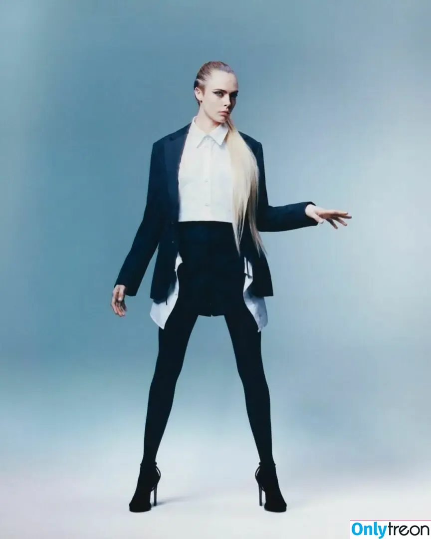 Cara Delevingne nude photo #0626 (caradelevingne)