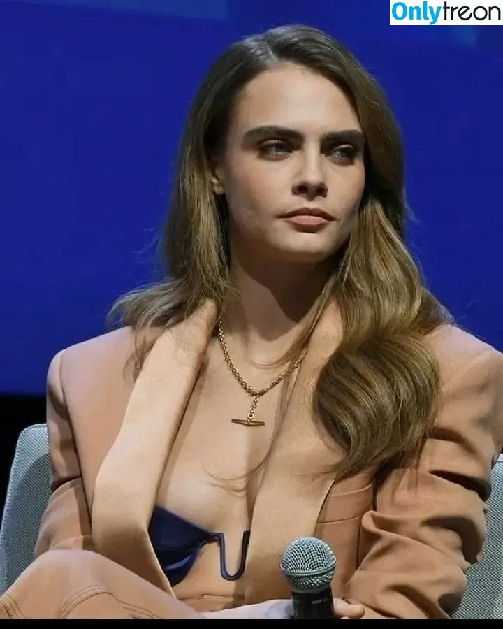Cara Delevingne nude photo #0695 (caradelevingne)