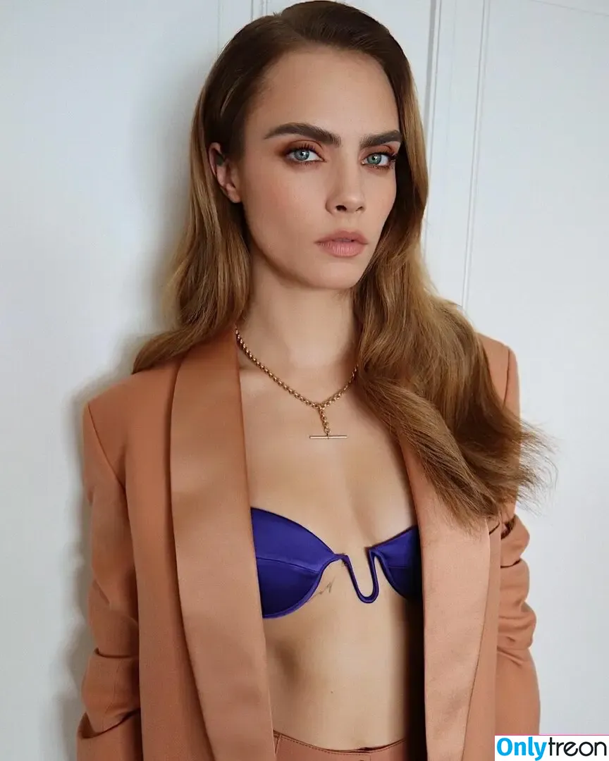 Cara Delevingne nude photo #0702 (caradelevingne)