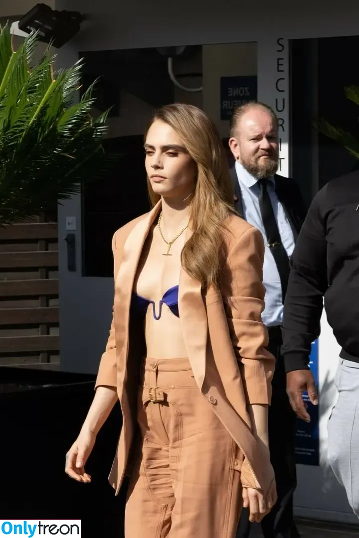 Cara Delevingne nude photo #0712 (caradelevingne)