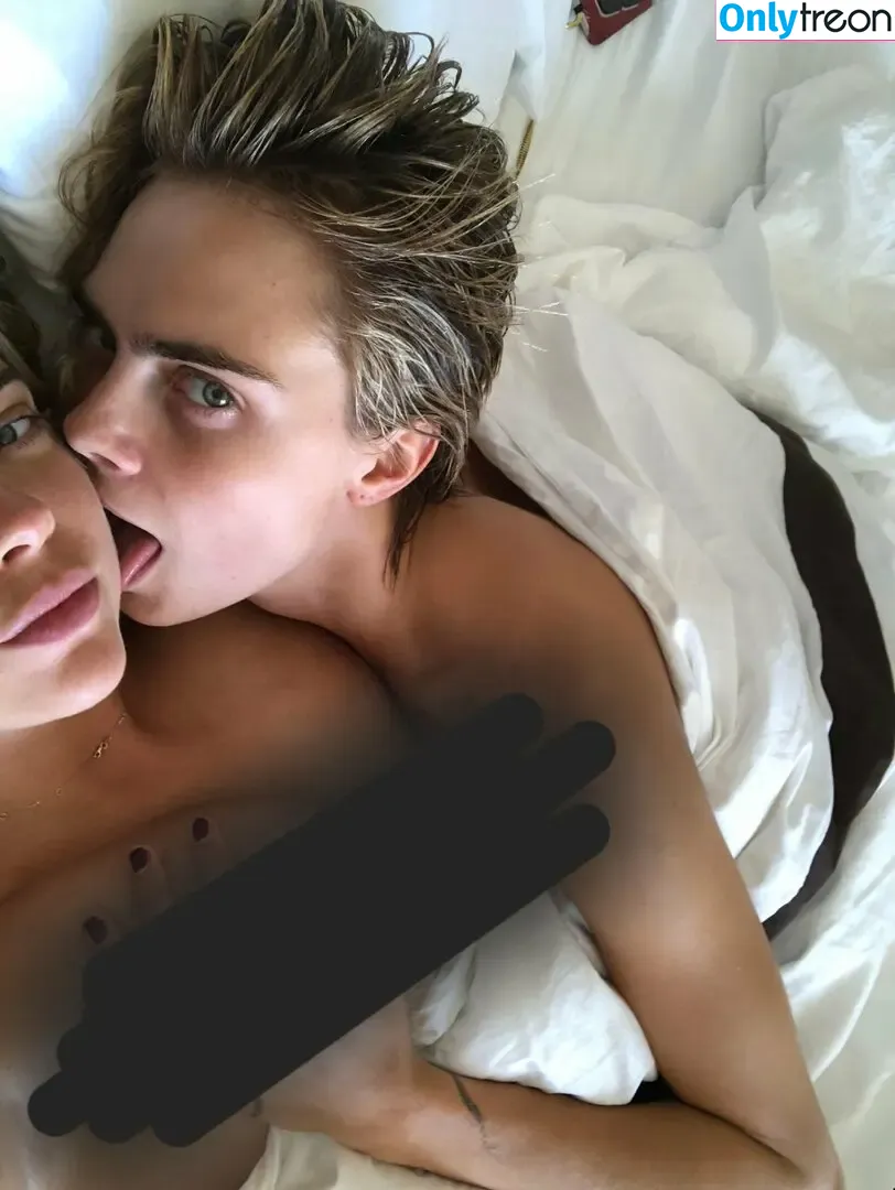 Cara Delevingne nude photo #0760 (caradelevingne)