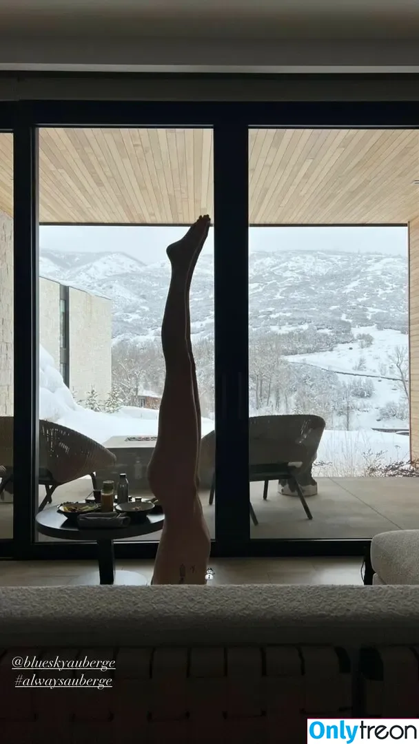 Cara Delevingne nude photo #0762 (caradelevingne)