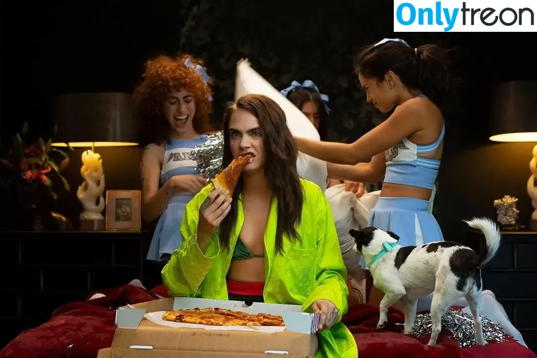 Cara Delevingne nude photo #0804 (caradelevingne)