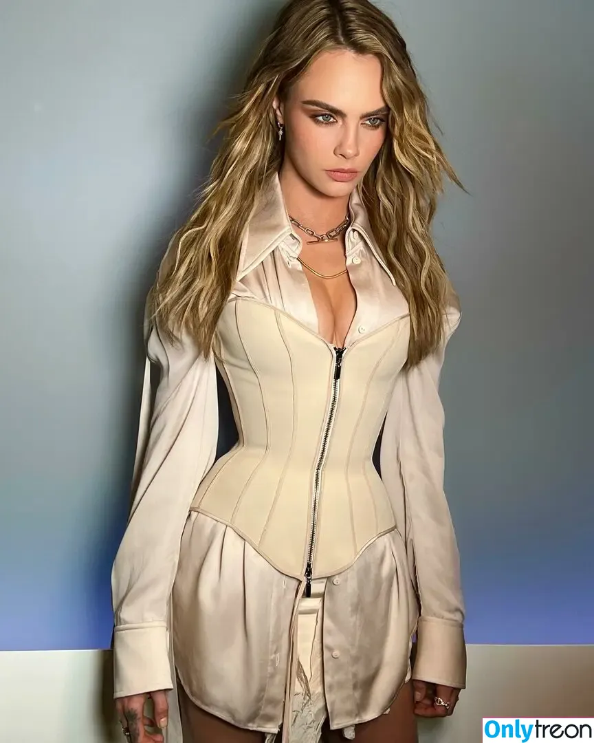 Cara Delevingne nude photo #0812 (caradelevingne)