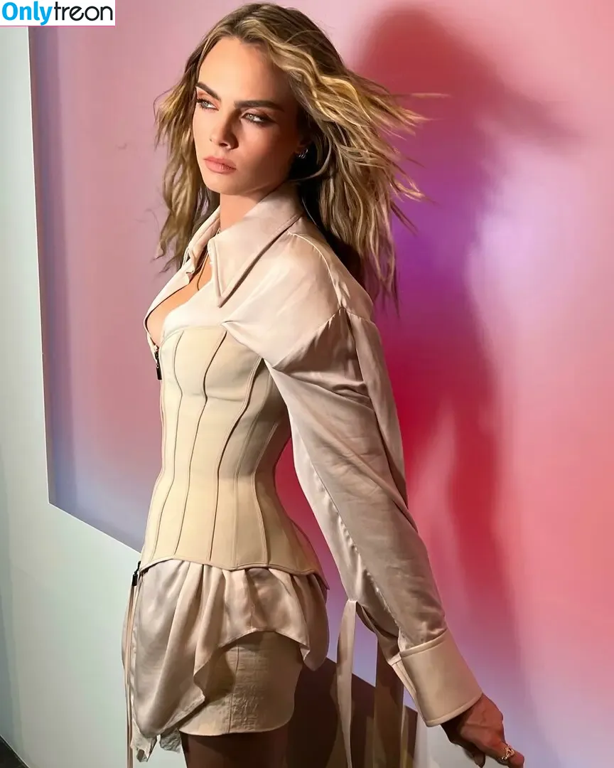 Cara Delevingne nude photo #0815 (caradelevingne)