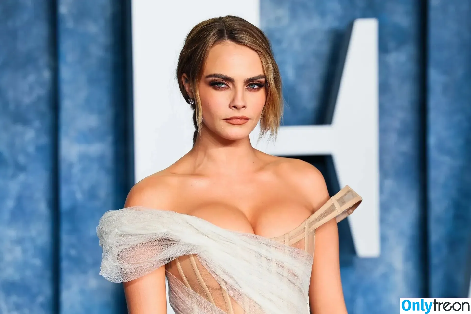 Cara Delevingne nude photo #0856 (caradelevingne)