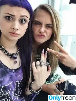 Cara Delevingne / caradelevingne nude photo #1075