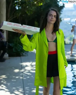 Cara Delevingne / caradelevingne nude photo #1091