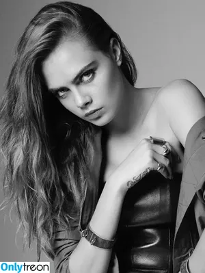 Cara Delevingne / caradelevingne nude photo #1164