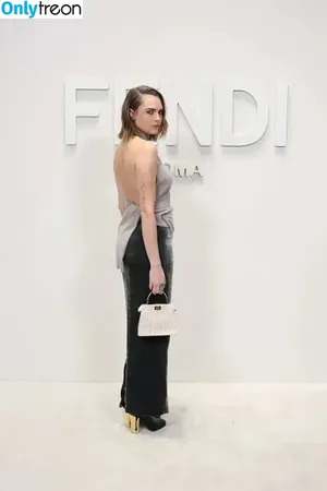 Cara Delevingne / caradelevingne nude photo #1200