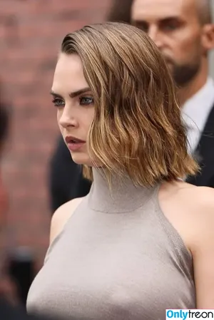 Cara Delevingne / caradelevingne nude photo #1202