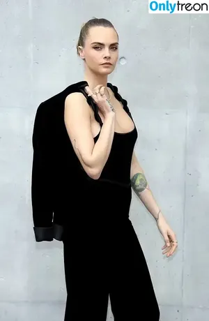 Cara Delevingne / caradelevingne nude photo #1225