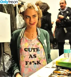 Cara Delevingne / caradelevingne nude photo #1229