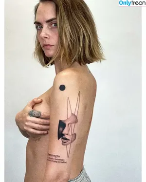 Cara Delevingne / caradelevingne nude photo #1233