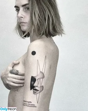 Cara Delevingne / caradelevingne nude photo #1235