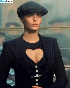 Cara Delevingne / caradelevingne nude photo #1242