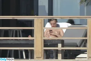 Cara Delevingne / caradelevingne nude photo #1254